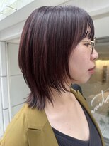 インビテーション(invitation) ウルフカット・ハイレイヤー・カシス・レッドブラウン