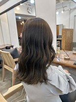 ファルベ(Farbe) 後髪も綺麗に見えるワンカールレイヤーカットベージュ