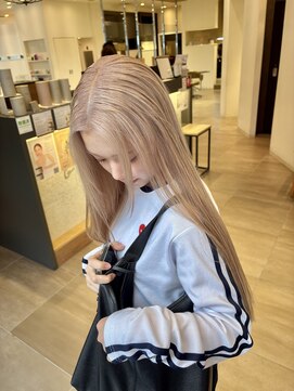 ソワンドブレス 阿倍野店(soin de brace) ホワイト ベージュ