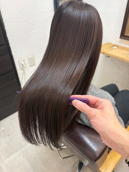 全国でも限られた1％のサロンだけが扱える特別なトリートメント《BYKARTE》で自分史上最高のうるツヤ髪へ。