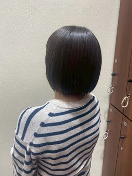 アクセ 大人可愛いハイライトカラーミディアムヘア束感ショート