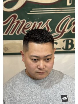 リルホビーズメンズグルーミング(Lil Hobbys Men's Grooming) <理容室><バーバー>スキンフェードアイロンパーマ