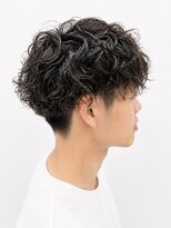 オルタナティブパレード(Alternative Parade) スパイラルパーマ 黒髪ツーブロックマッシュ 刈り上げスタイル
