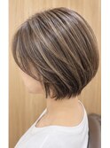 大人の丸みショートボブ×立体感ハイライト