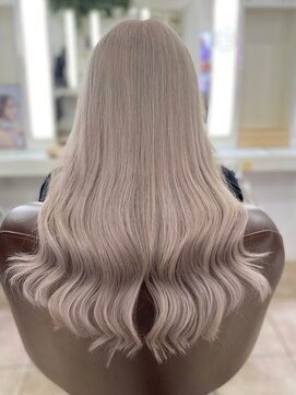 リリィー(LILY) 【LILY】 ホワイトベージュ ☆ 担当 しおん