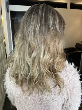 ヘアコンセプト マスト(Hair Concept MAST) ミルクティーベージュシャドウルーツ