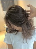 ミルクティーグレージュハイライトケアブリーチレイヤーカット