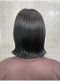 グレーブラックｘ外はねボブ