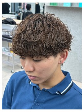 フィフス 大分(fifth) 大分メンズツーブロックマッシュ波巻きスパイラルパーマ強め