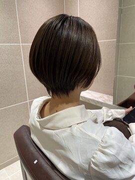 乾かすだけでまとまるツヤツヤショート