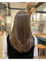 リエットヘアー 杢左店(Lie-et. hair)&nbsp;透明感たっぷりの上品グレーベージュ×ナチュラルレイヤー｜西尾