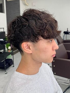 ジーニー 本厚木(Genie) フェザーパーマサーフカール刈り上げセンターパート