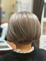 美容室ヒラトヤ 都南店&nbsp;白髪ぼかしハイライト暗髪カラー艶カラー顔周りカットミセスヘア