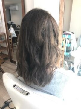 ロカット サロン(Roquat Salon) アプリエで透明感アッシュ【ヘアアレンジ 卒業袴/立川/立川南】
