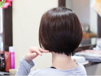 アジュール(Azur)の写真/髪と頭皮に優しく日本人の髪質に合う♪上質な”魅せブラウン”で艶と透明感が叶う★新しいグレーカラー◎