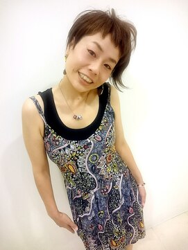 ヘアー ドレッサー パワードール(Hair Dresser) 遊び心いっぱい真夏のヘルシーショート