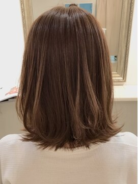 シアン(CYAN) 大人カジュアル×外ハネロブ