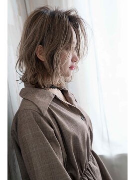 リープ 祖師ヶ谷大蔵(leap) ★くびレイヤーエモージュ斜めバング グレージュカラー