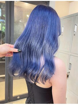 ワルム(warme) あざやかなブルーカラー