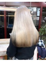 ヲタク(wotaku.)&nbsp;ハイトーンカラーミルクティーカラーホワイトベージュブリーチ