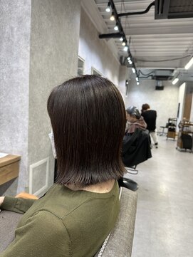 コンフィー(comfy) 〆くびれる外ハネ