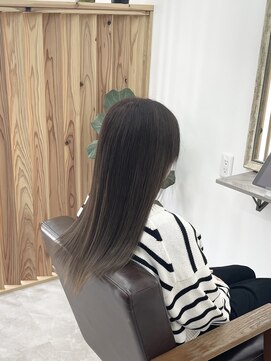 ホンネ(honne.) ナチュラルグレージュ×美髪