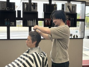 ヘアー ショップ ウェイブ(WAVE)の写真/今まで体験したことないヘアスタイル提案で男度をぐっと上げてくれる！年齢関係なく、魅力を引き出します！