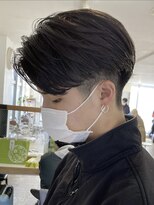 フィフス 大分(fifth)&nbsp;大分メンズツーブロック刈り上げナチュラルセンターパートカット