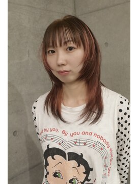 オーオシカシカスペース(OOO YY Space) デザインカラーを施したハッシュカット