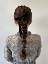 キーダ(KEEDA)&nbsp;玉ねぎローポニー/ヘアセット/パーティーアレンジ