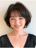 40代の眉上バング丸みショート