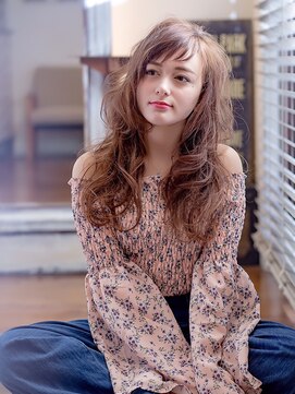 エム 綾瀬店(hair make e6+) プチ外国人風カラー×斜めショートバング♪