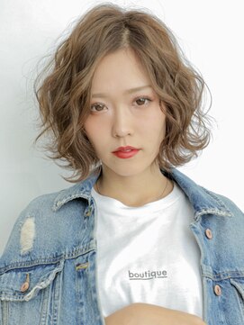 ブティック(boutique) ラフ＆カジュアルなくせ毛風ミディ