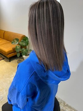 メリー オオサカ(Merly Osaka) 色持ち抜群なバレイヤージュ_ダークグレーアッシュ_