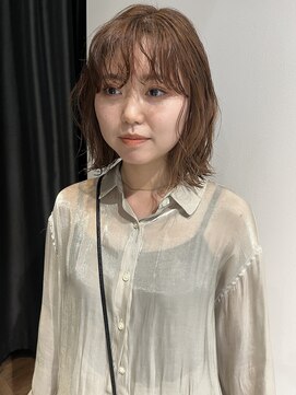 イワイナゴヤ(i i -IWAI NAGOYA-) S字カール前髪パーマ