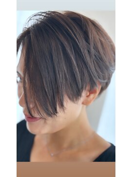 ファムバイアヴァンス(Femme by AVANCE.) ハンサムショート×シアーグレージュ