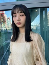 《ディレクター　稲荷》　ベーシックカットを極めた綺麗なフォルムのカットはお任せ！大人スタイルが得意！