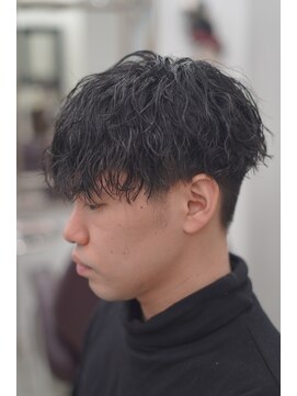 オブヘアーギンザ(Of HAIR GINZA) カット　パーマ　フェード　シェービング　ヘッドスパ