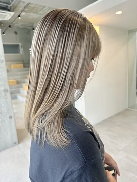 カケル(×.) バレイヤージュ/シアーカラー/レイヤーカット