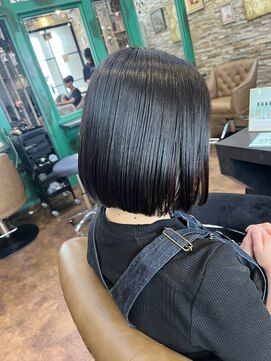 ヘアーラウンジ アンフィ 井土ヶ谷(Hair Lounge Anphi) 艶ボブ