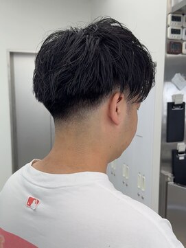 ビューナゴヤ 名駅(VIEW NAGOYA) スパイキーショート/波巻きパーマ/サーフカール/メンズ/フェード