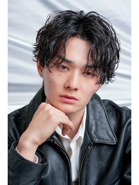 アイトーキョープラスシー 横浜(AI TOKYO+Sea) 横浜/高島町/フェザーパーマ/毛流れパーマ/センターパート