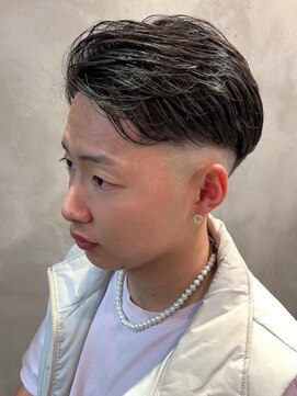 ディスイズバーバーサード(THIS IS BARBER 3rd) スキンフェード 束感スタイリング流 れワンカールパーマ