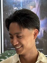 カウンター(COUNTER) メンズセンターパート×テーパーフェード【¥5,500】