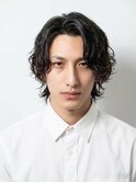 センターパートウルフ