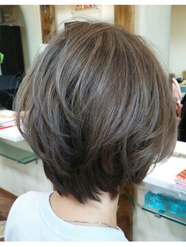 ヘアールーム ダリア(Hair Room DAHLIA) プラチナ×愛されショート