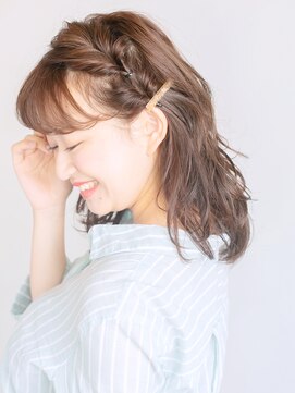 ヘアーサロン ラフリジー(Loufreasy) くるりんぱで！編み込み風アレンジ