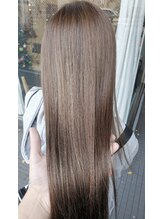 いつも同じカラーになりがち...季節にあったヘアカラー！トレンドあるスタイルに♪