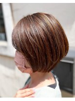 サーティーン(THIRTEEN) +トリートメントでお手入れも楽に♪ショートボブ☆30代☆