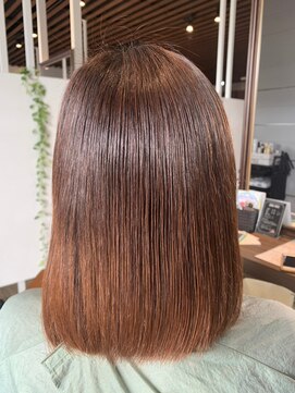 クレヨン ケース(Crayon case) ミディアムナチュラルストレート20代30代40代艶カラー